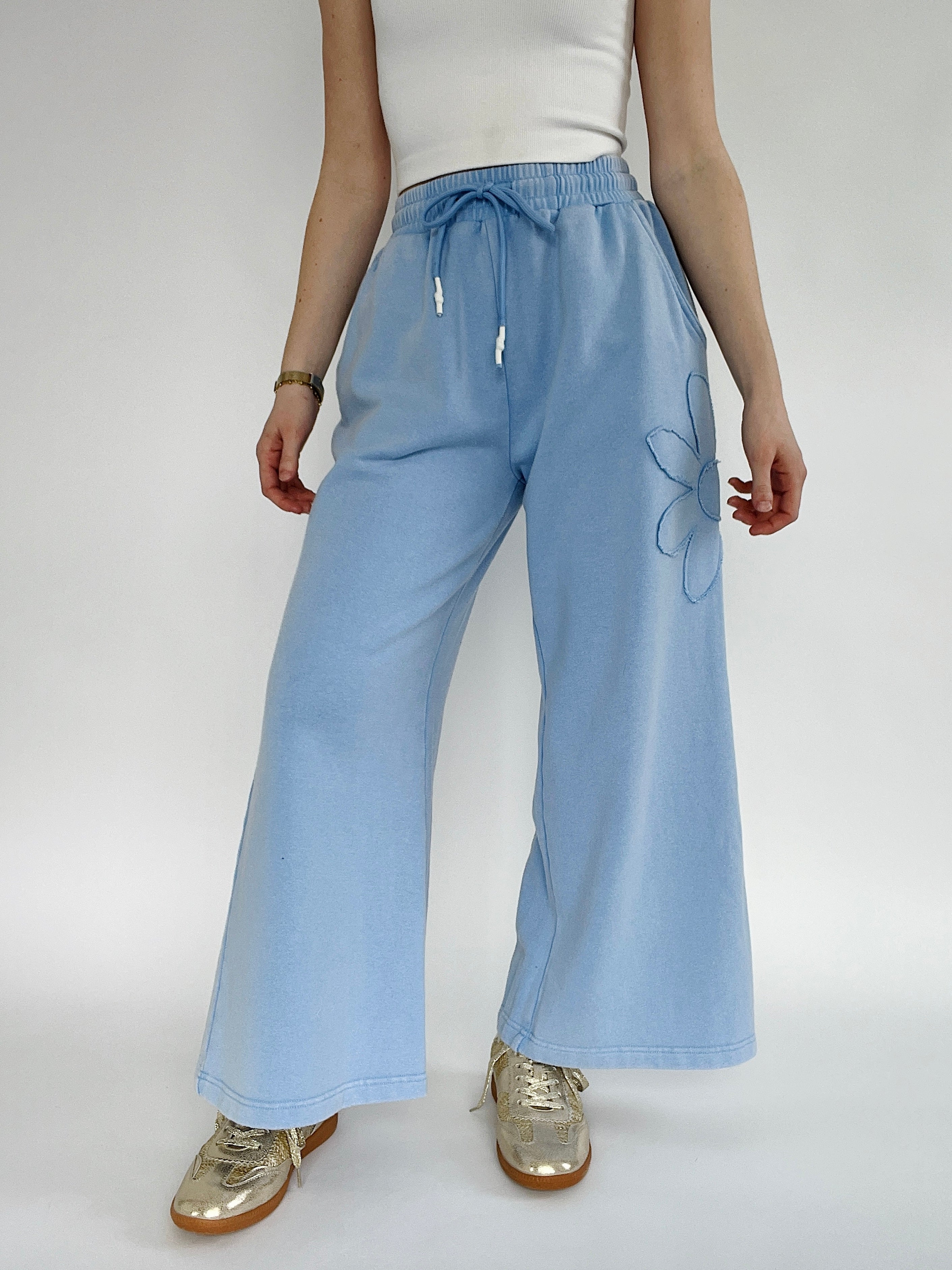 Blossom Flower Patch Wide Leg Pants - Peri Blue – Blue Magnolia