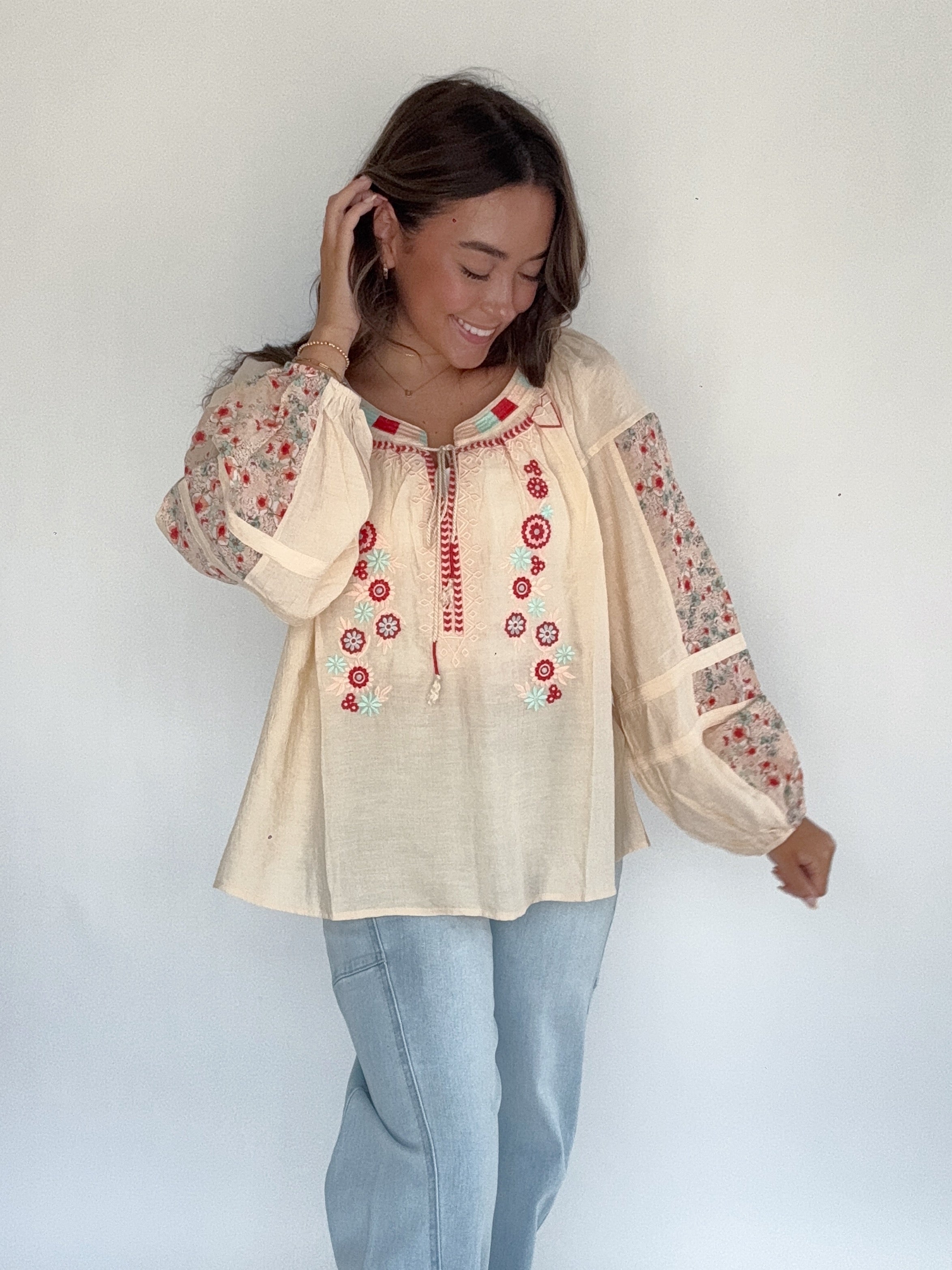 Cece Embroidered Top Front Untucked