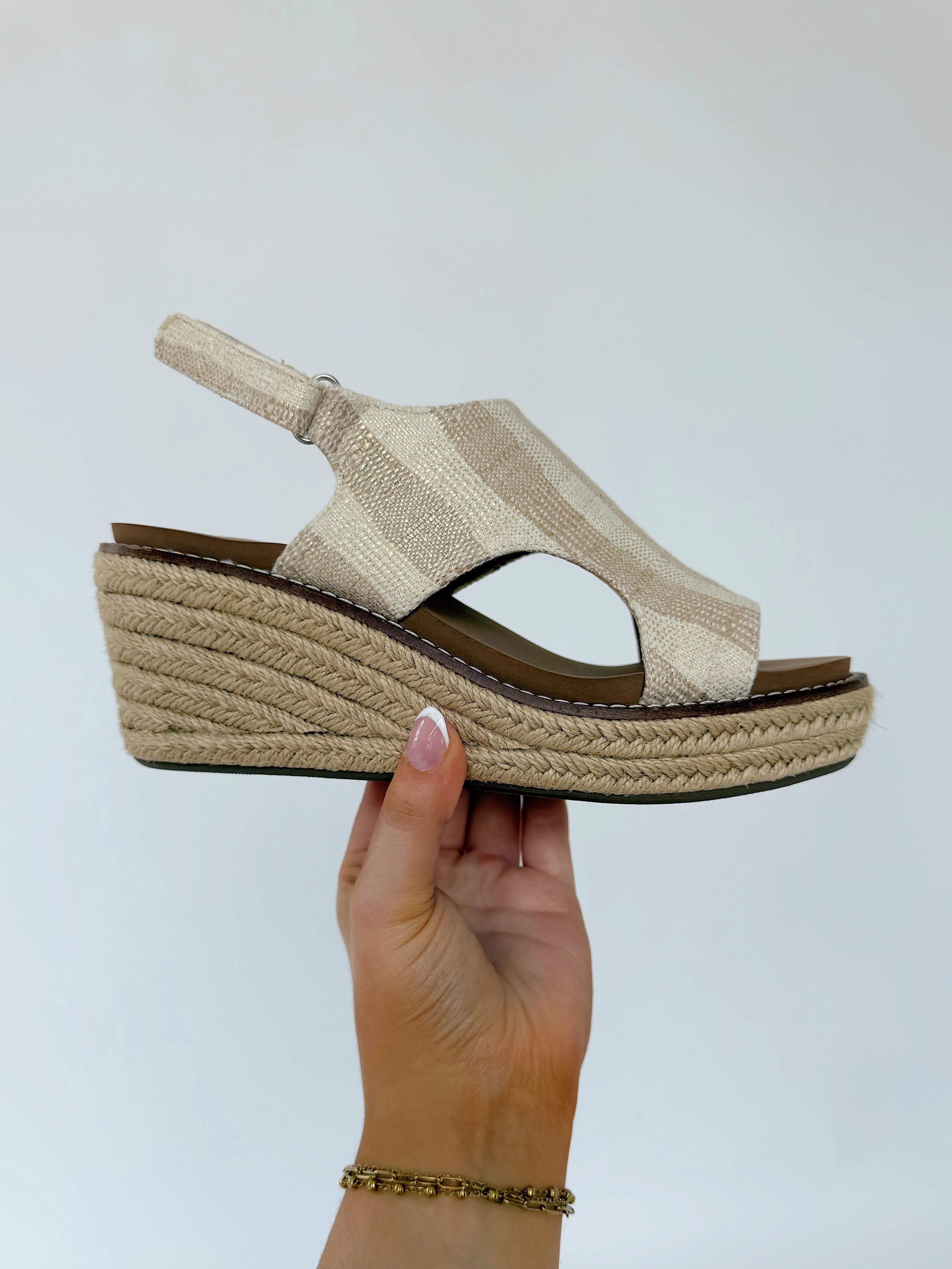 K Bye Wedge Sand Stripe