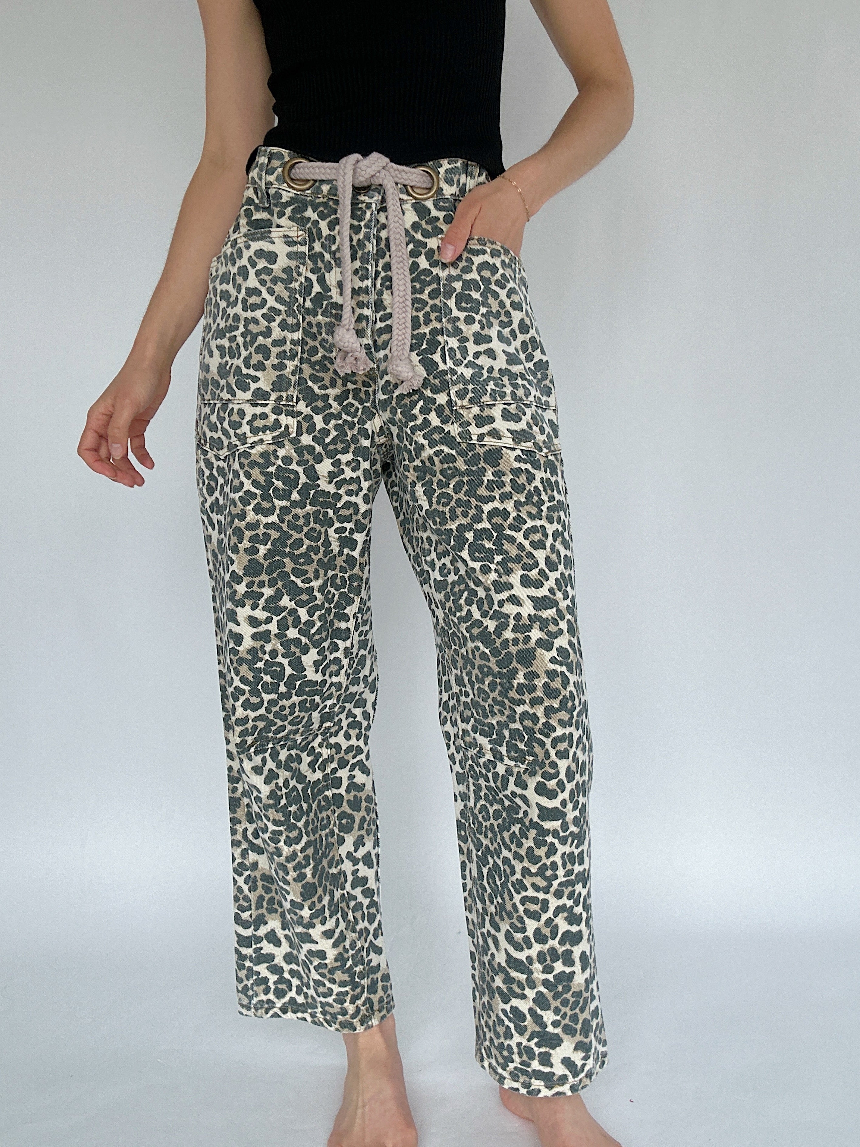 Makenzy Denim Pants Leopard Front