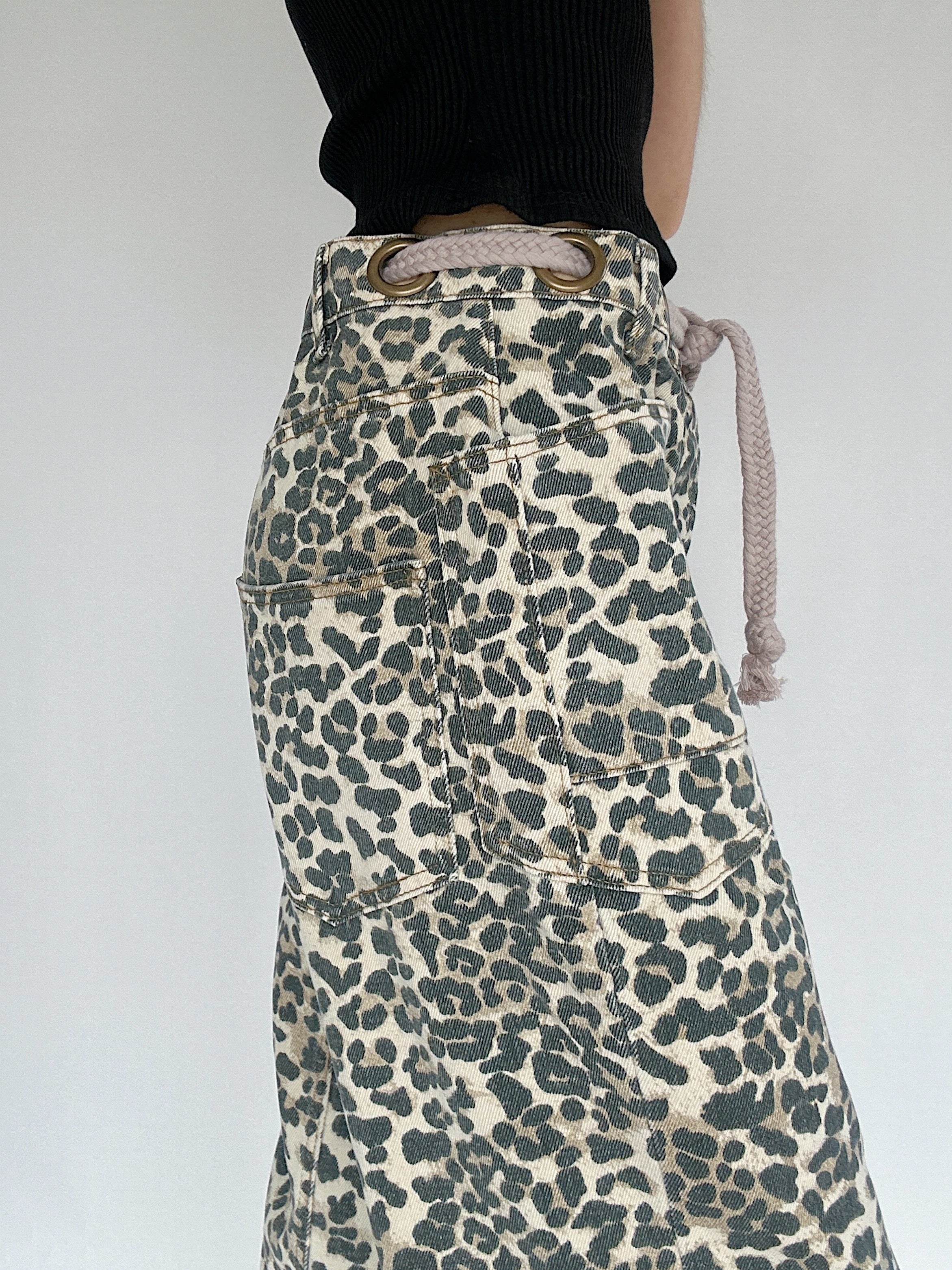 Makenzy Denim Pants Leopard Side Detail