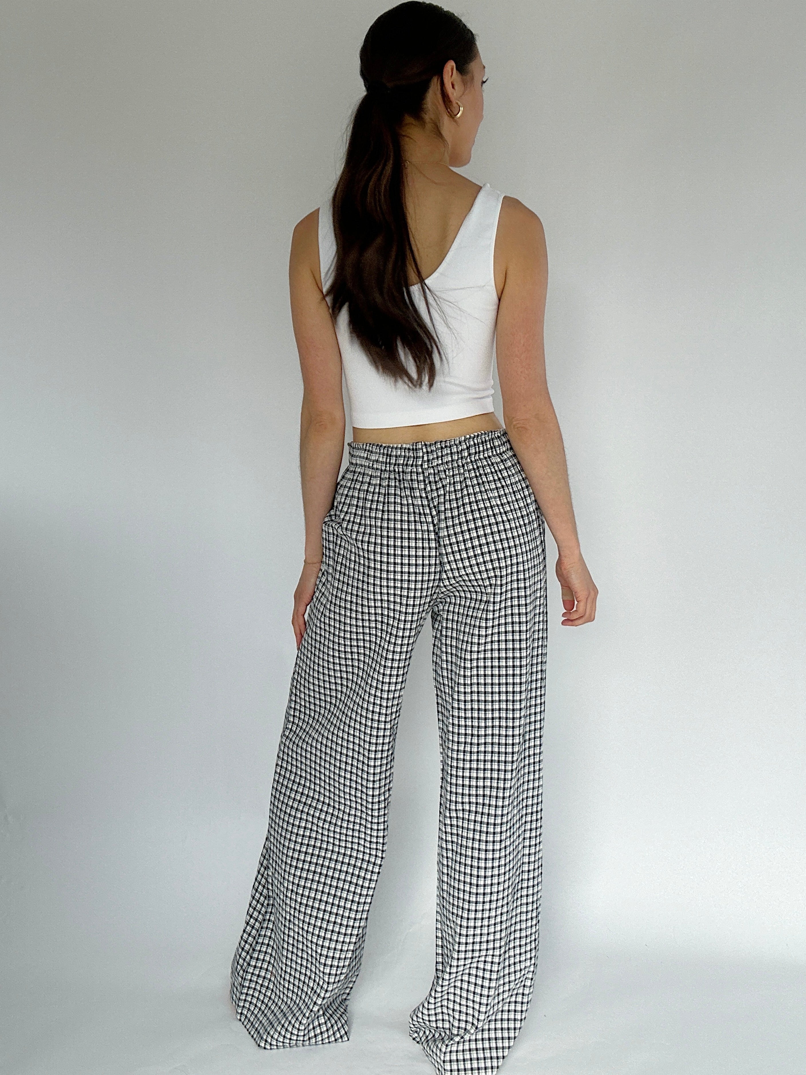 On Time Boxer Pants Black Back