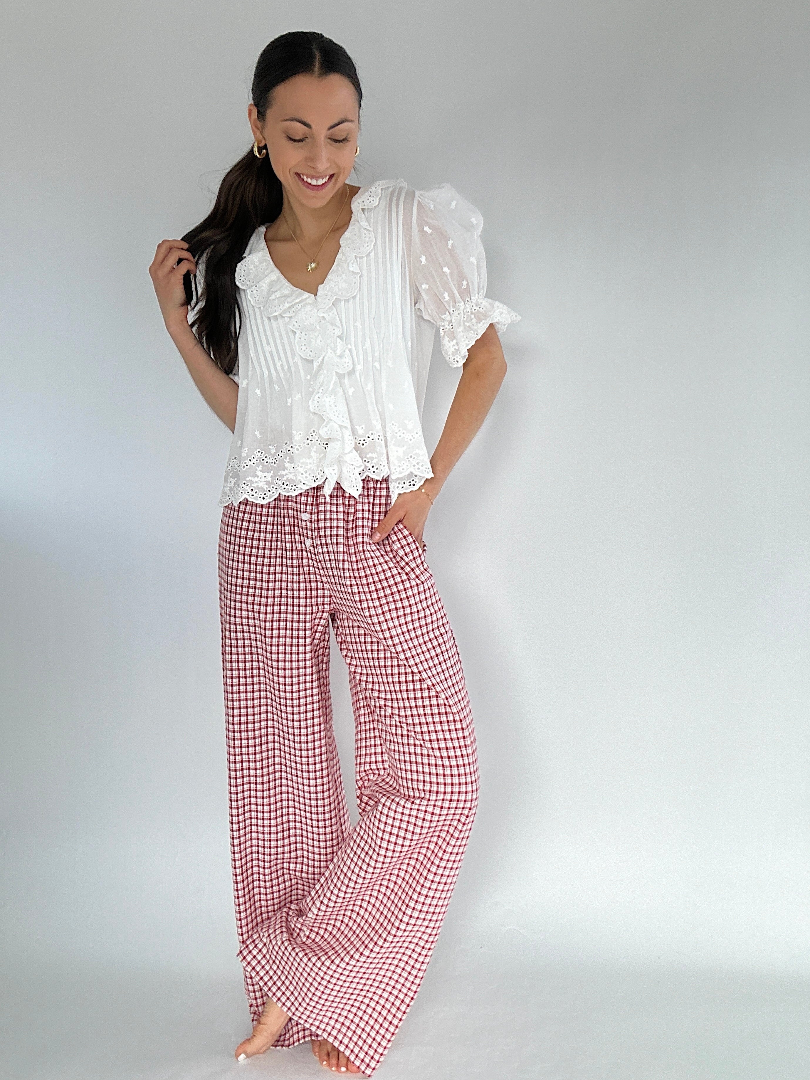 On Time Boxer Pants Cherry Outfit