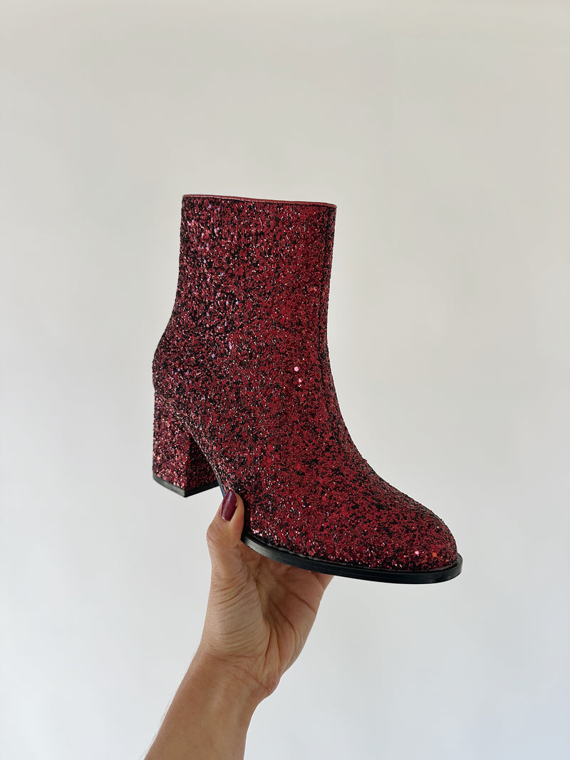 Razzle Dazzle Boot - Burgundy