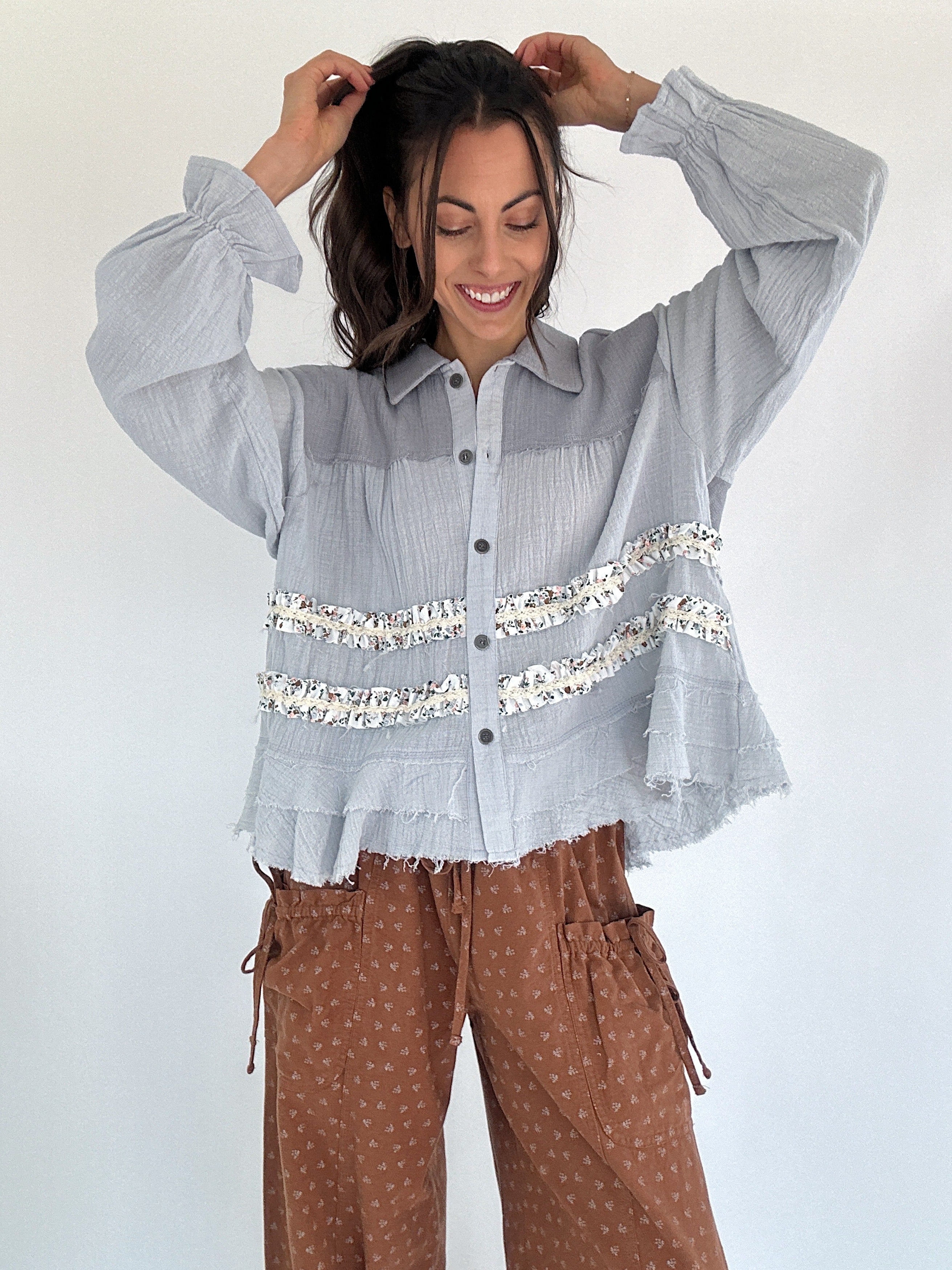 【Bibiy.】MAGNOLIA TOP Between Dreams Button Down Top - Pale Grey – Blue Magnolia