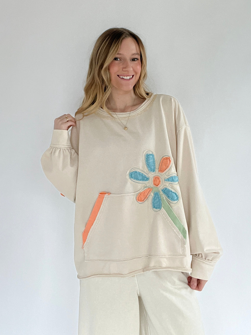 Sidewalk Flower Pullover