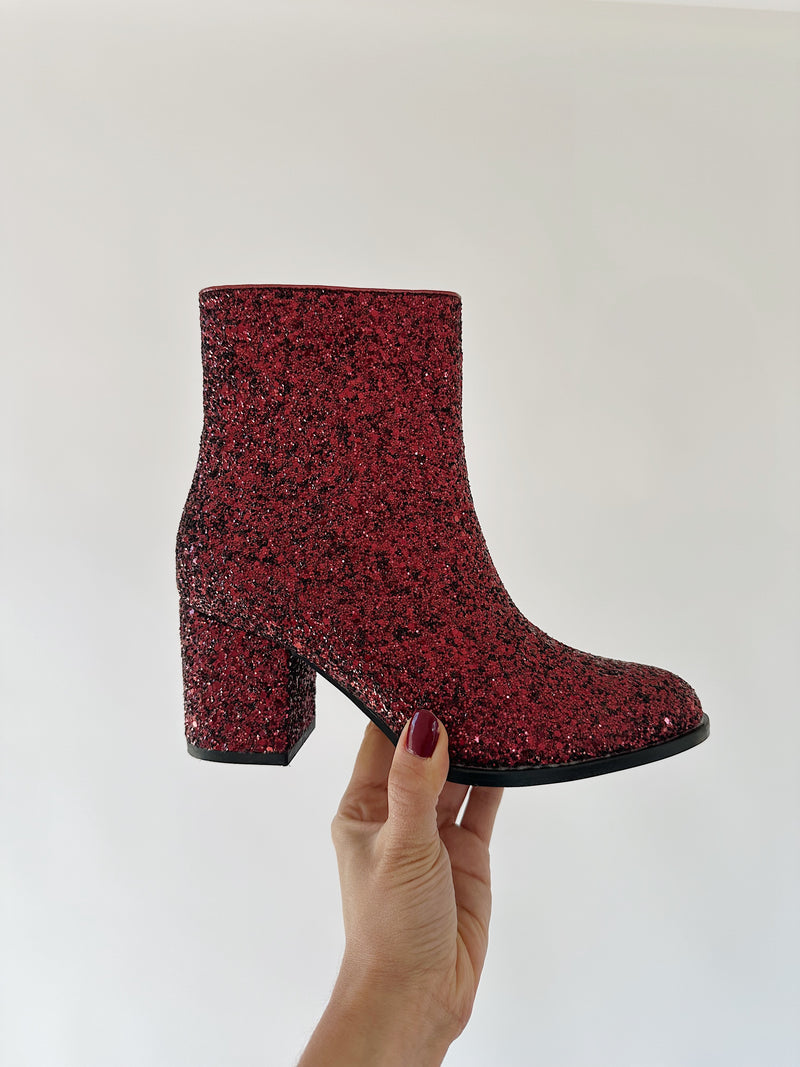 Razzle Dazzle Boot - Burgundy