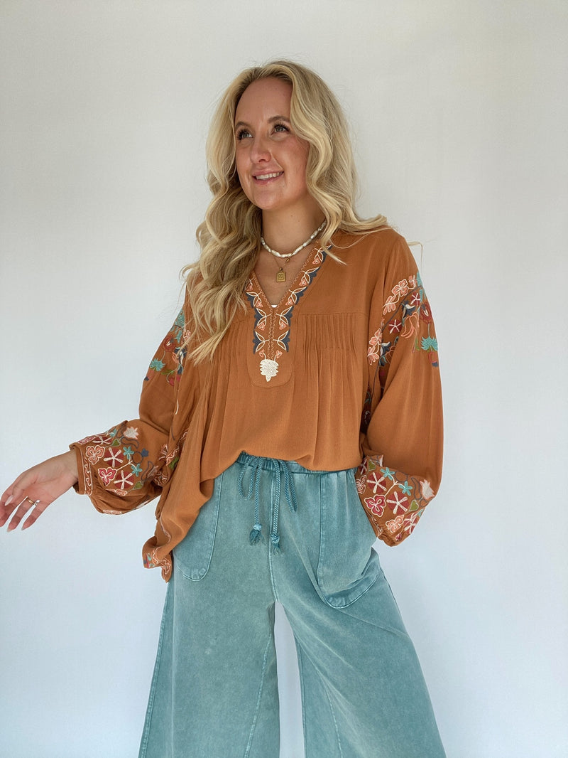 Storyline Embroidered Top