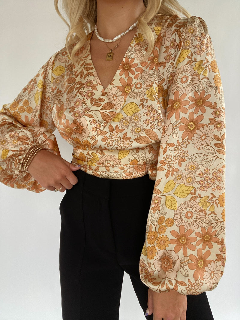 Do Right Floral Wrap Top