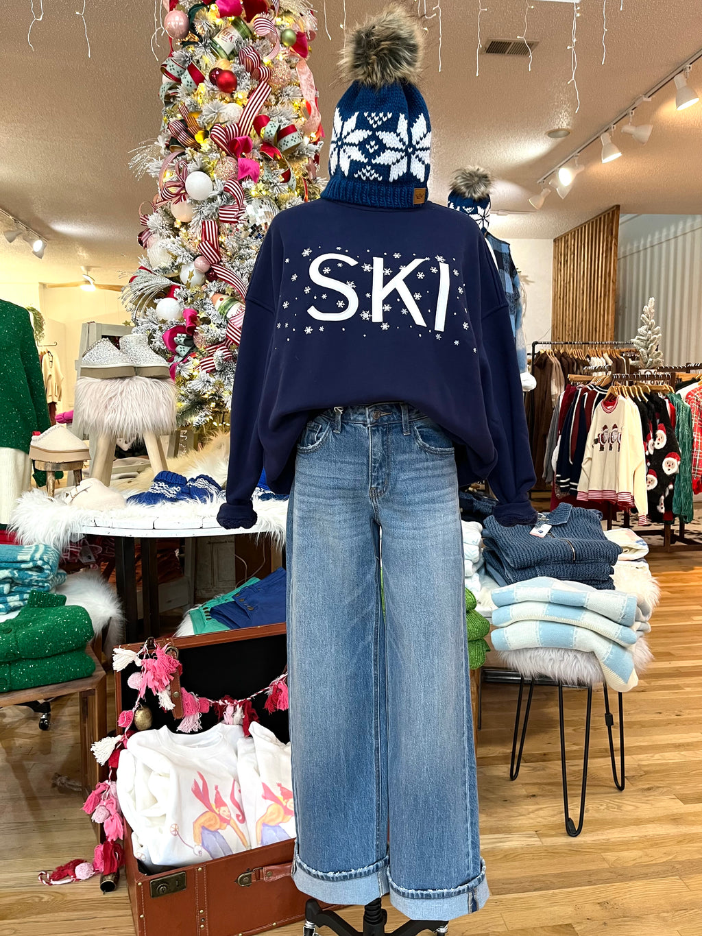 SKI Snowflake Embroidered Sweatshirt