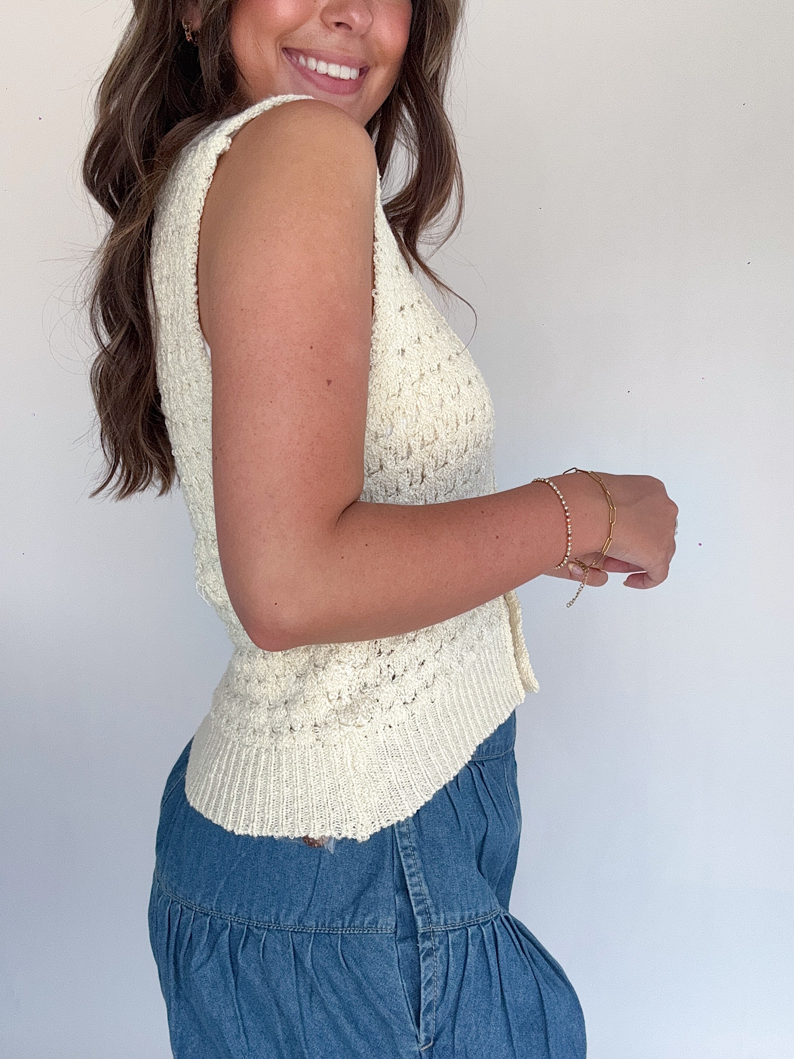 Caylee Knit Vest Top With Shorts Side