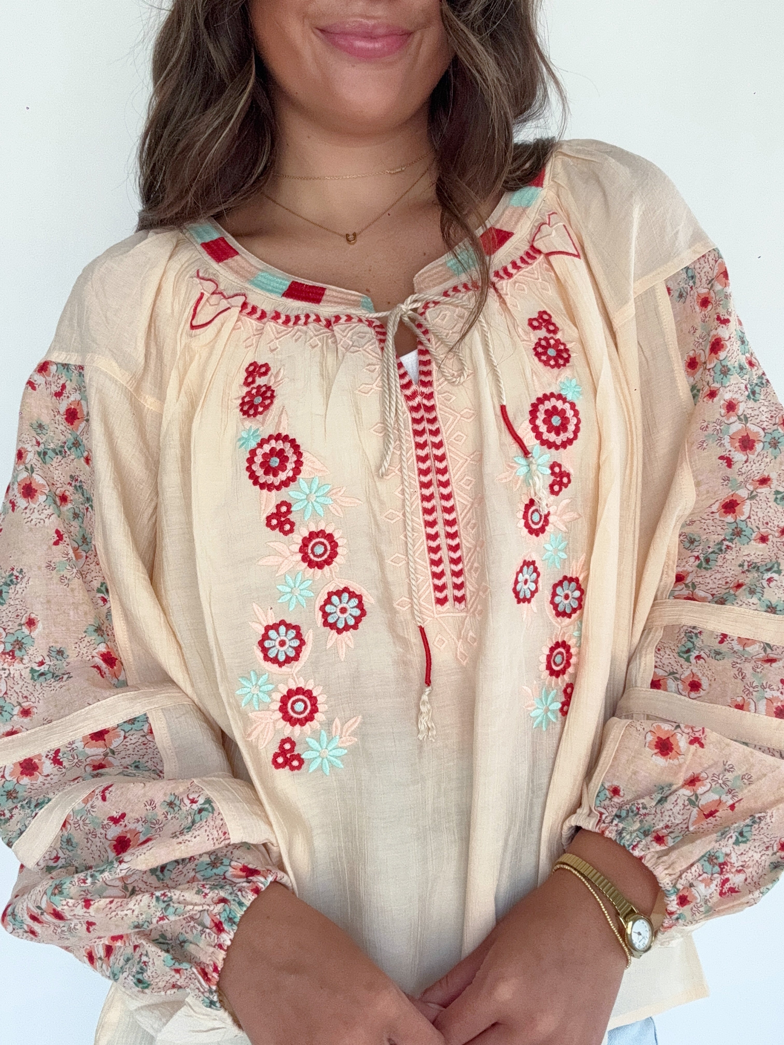 Cece Embroidered Top Embroidery Detail