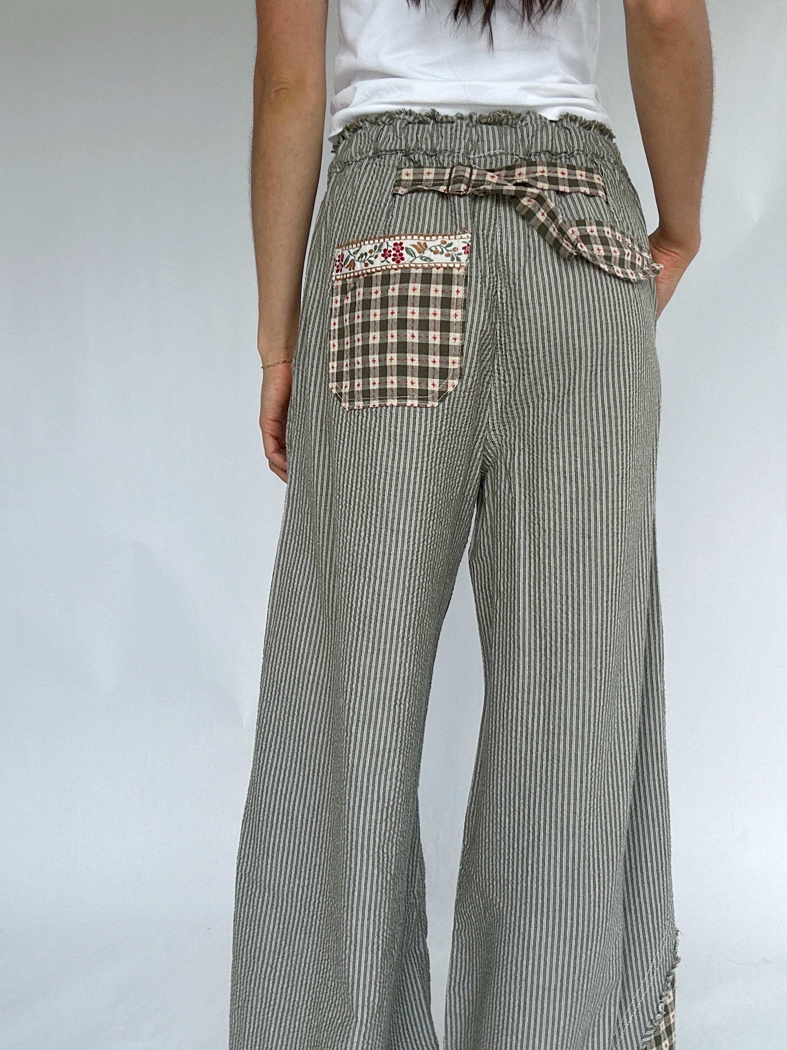 Clover Trail Wide Leg Pants Back Pocket Detail