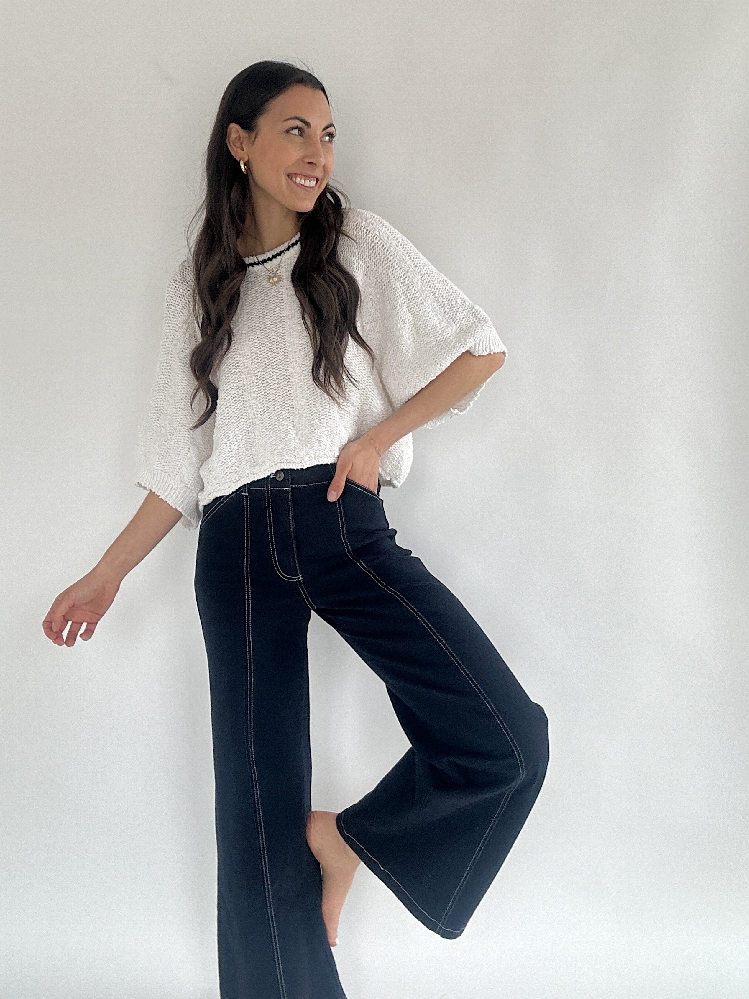 Daybreak Seamed Jeans With White Sweater