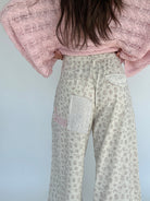Kelsea Floral Pants Back Pockets
