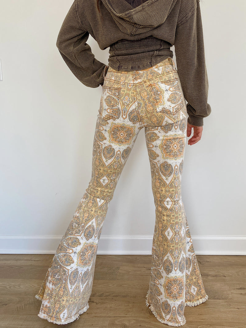 Sierra Vista Flare Jeans